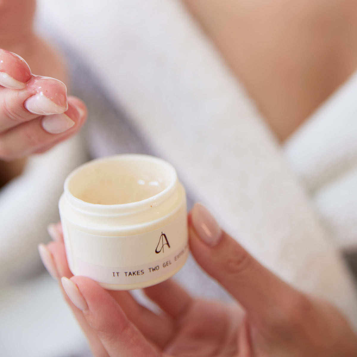 IT TAKES TWO GEL EXFOLIATOR
